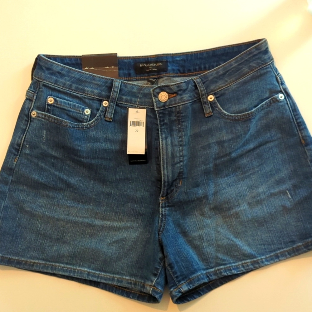 Banana denim shorts